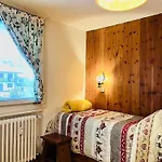 Guesthost - Il Dente Del Gigante Apartment Courmayeur