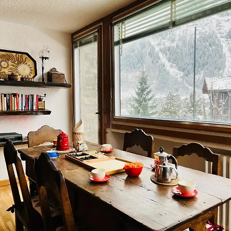 Apartment Guesthost - Il Dente Del Gigante Courmayeur