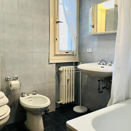 Guesthost - Il Dente Del Gigante Apartment Courmayeur